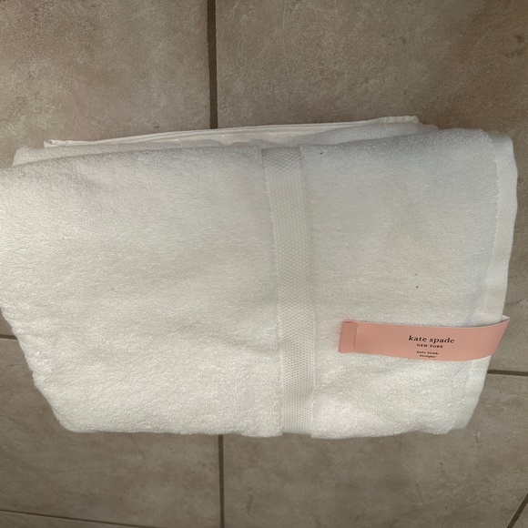 kate spade Bath Set Of Two Kate Spade Bath Towels Poshmark